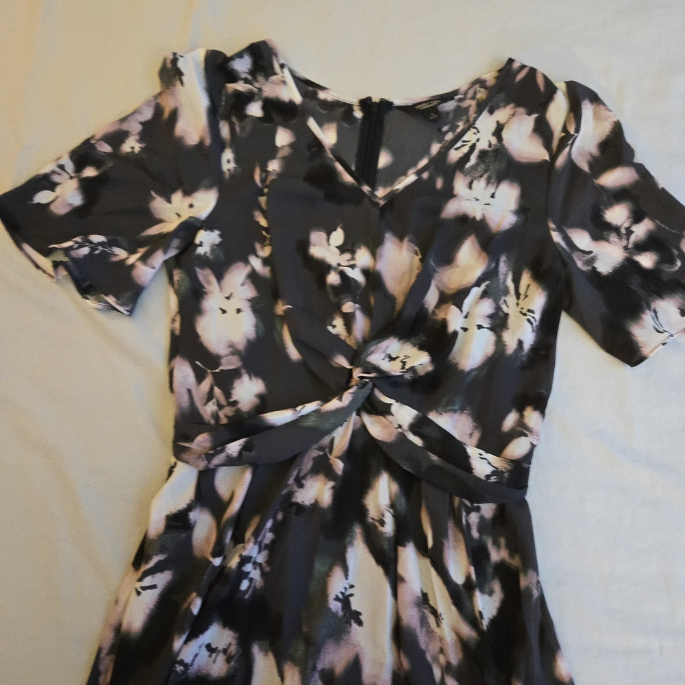 Simply Vera Vera Wang Floral Flutter Twist Knot Front Dress Charcoal Purple EB3 - Picture 6 of 13